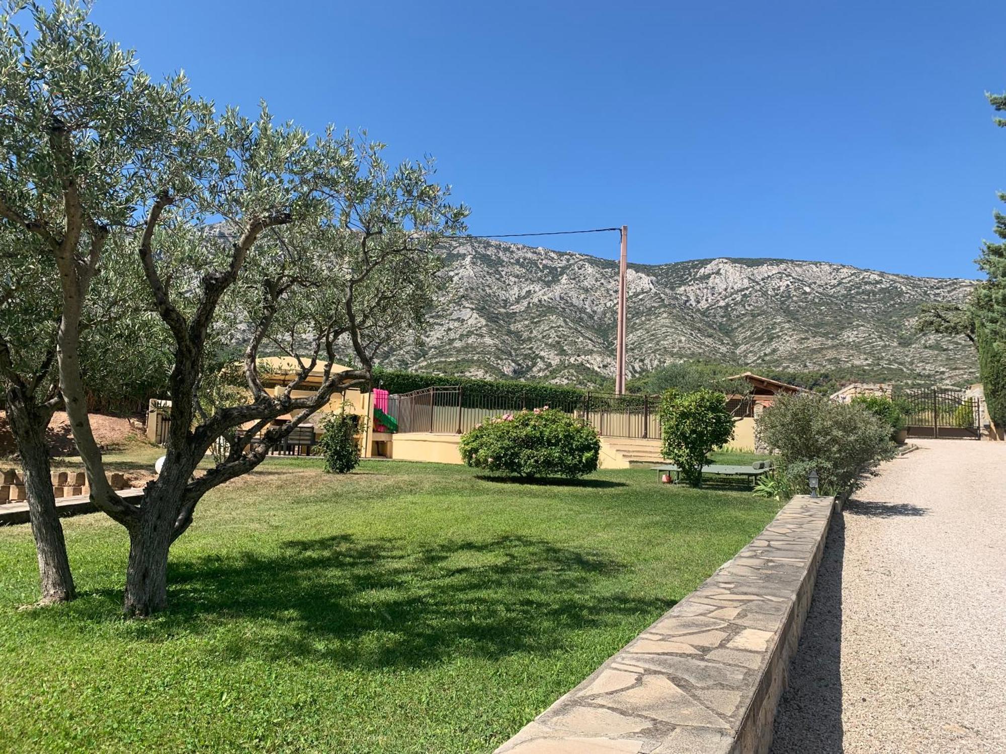 Studio Au Pied De La Ste Victoire Puyloubier Экстерьер фото