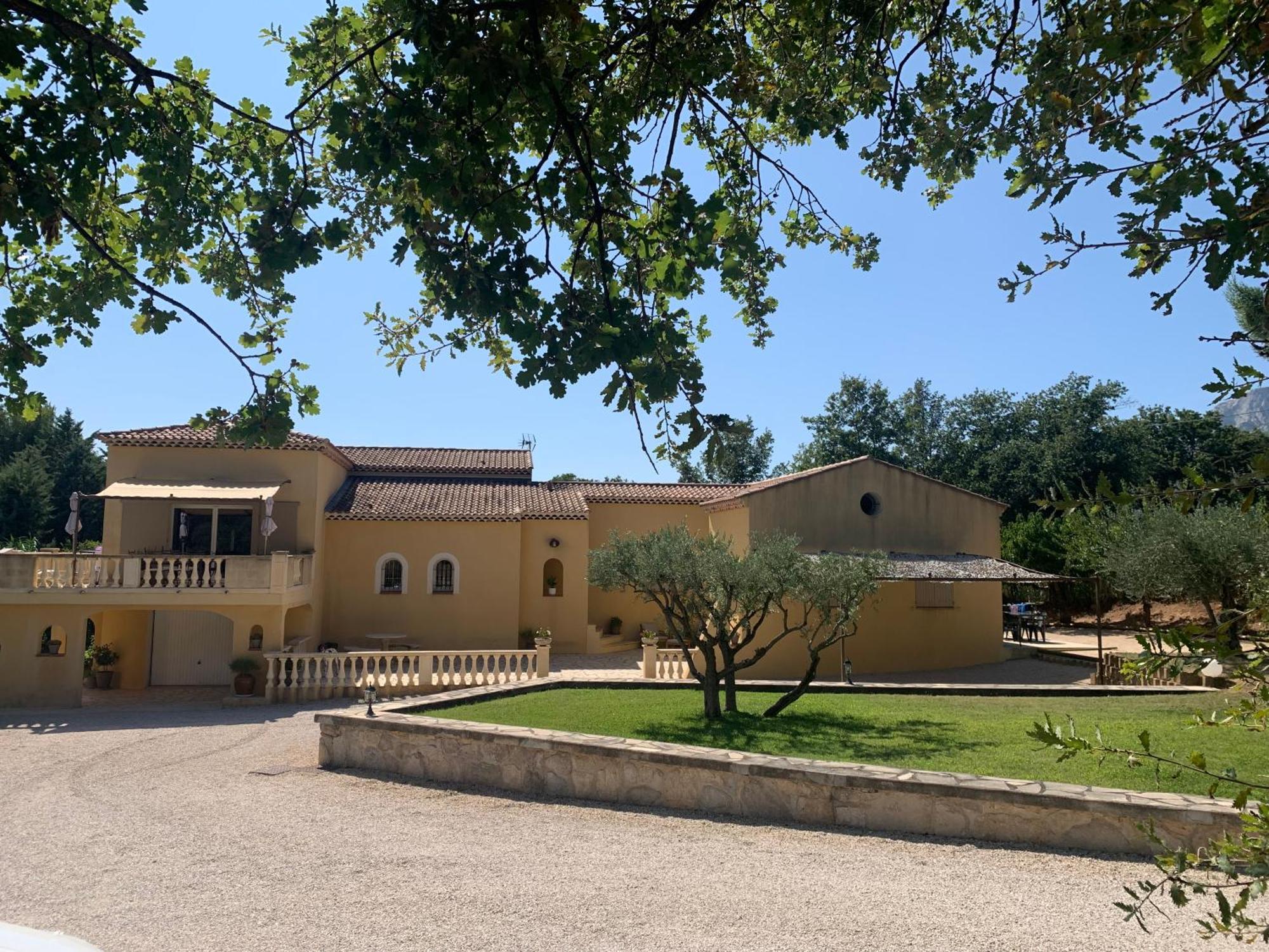 Studio Au Pied De La Ste Victoire Puyloubier Экстерьер фото